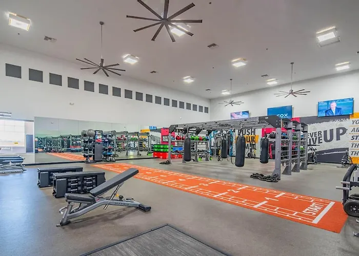 Apartment Near State Farm Stadium With Pool Gym Balcony Wd Glendale