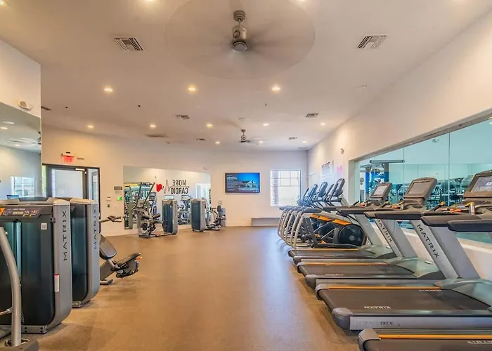 Near State Farm Stadium With Pool Gym Balcony Wd Glendale