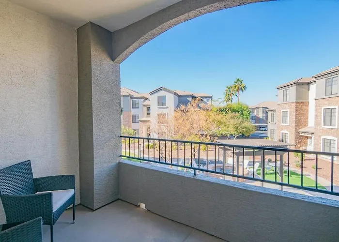 Apartment Near State Farm Stadium With Pool Gym Balcony Wd Glendale