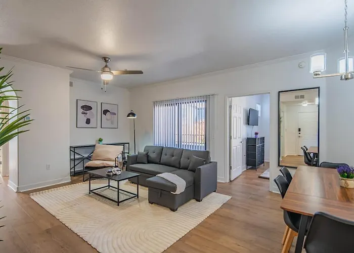 Apartment Near State Farm Stadium With Pool Gym Balcony Wd Glendale