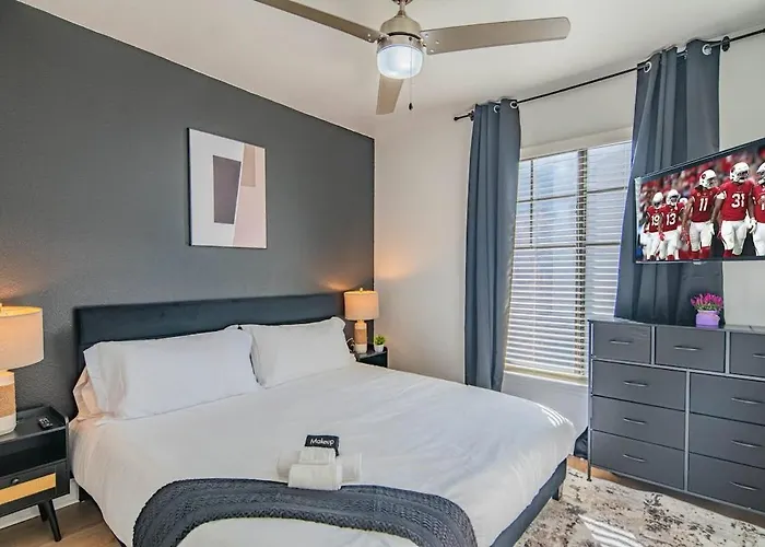Near State Farm Stadium With Pool Gym Balcony Wd Glendale