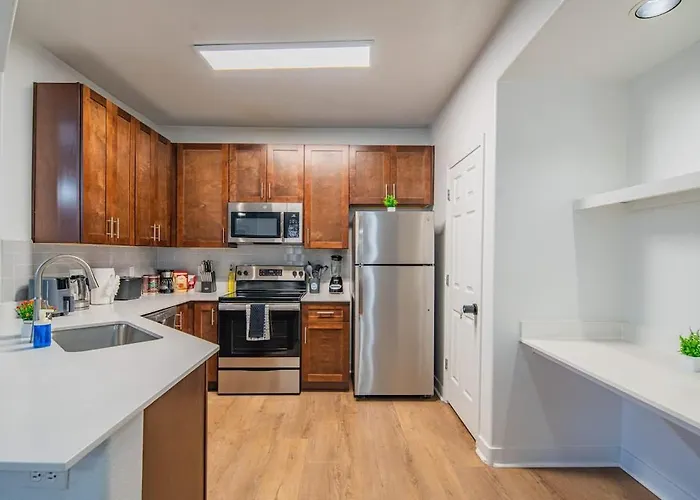 Near State Farm Stadium With Pool Gym Balcony Wd Apartment