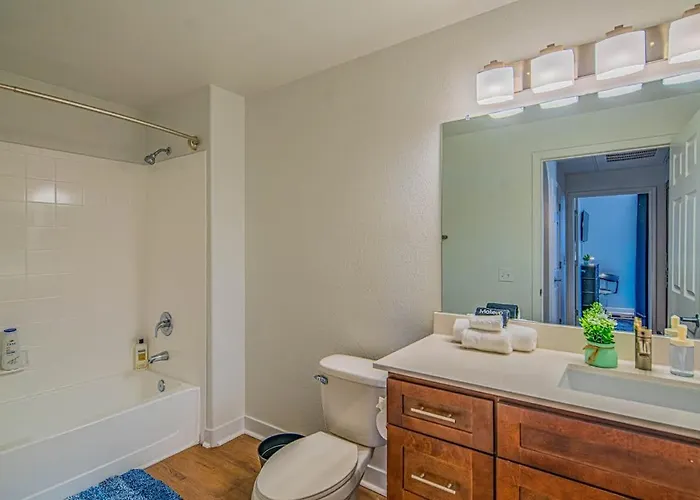Near State Farm Stadium With Pool Gym Balcony Wd Glendale