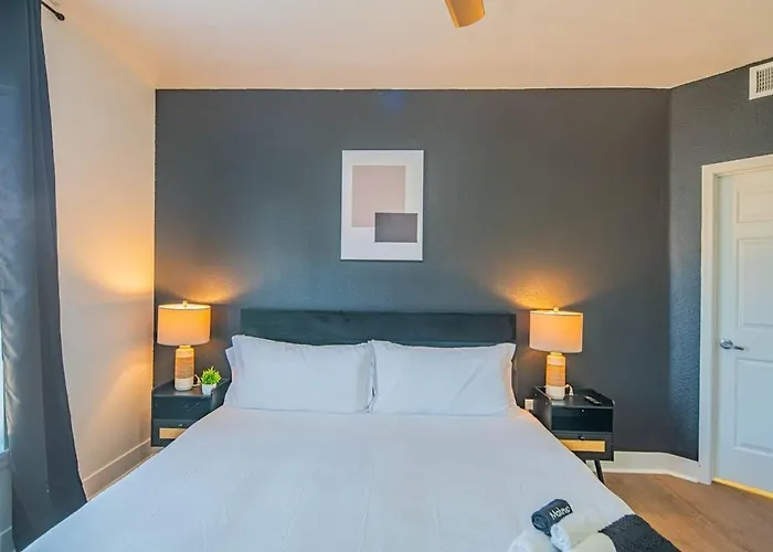 Near State Farm Stadium With Pool Gym Balcony Wd Glendale